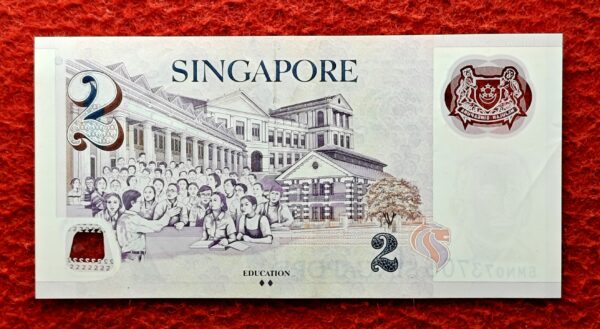 Singapore 2 Dollars 2010 Polymer Banknote (Signature: Goh Chok Tong - 2 Squares) - Image 2