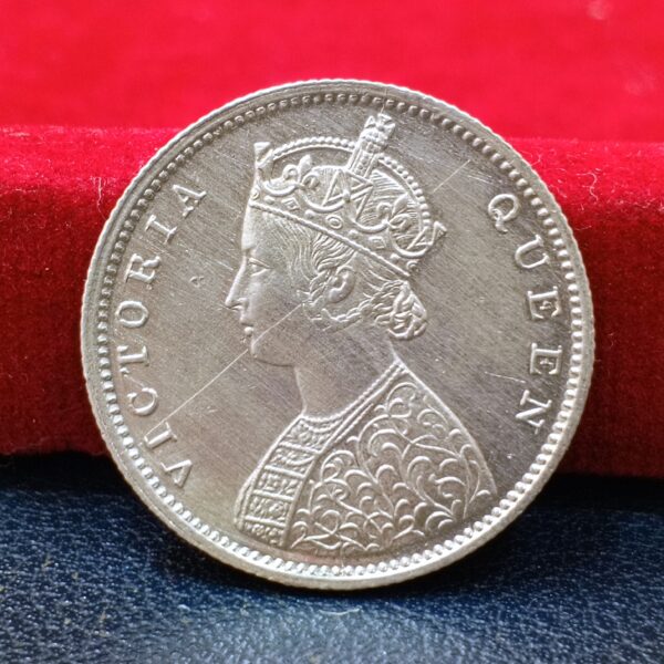 British India 1/2 Rupee - Queen Victoria 1862 Silver Coin (Extra Fine Condition) - Image 2