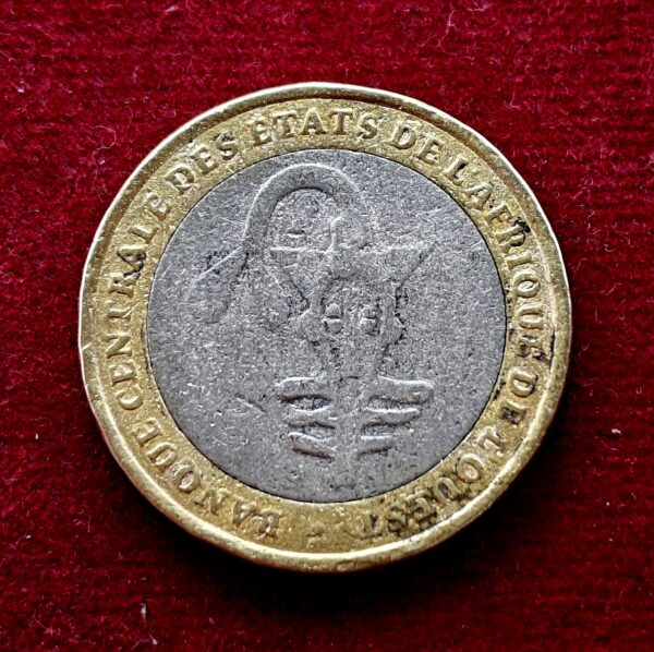 Western African States 500 Francs CFA 2004 Coin - Image 2